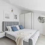 In Arbanija With Sea View, Terrace, Air Conditioning, Wifi 5139-5 Lägenhet *