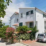 In Arbanija With Sea View, Terrace, Air Conditioning, Wifi 5139-5
