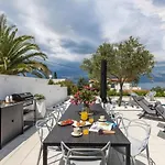 Lägenhet In Arbanija With Sea View, Terrace, Air Conditioning, Wifi 5139-5