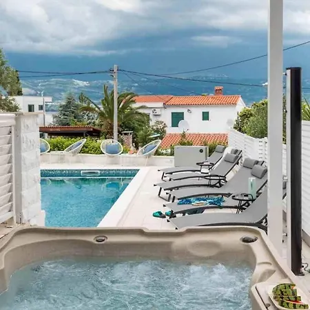 Apartman In Arbanija With Sea View, Terrace, Air Conditioning, Wifi 5139-5 Trogir