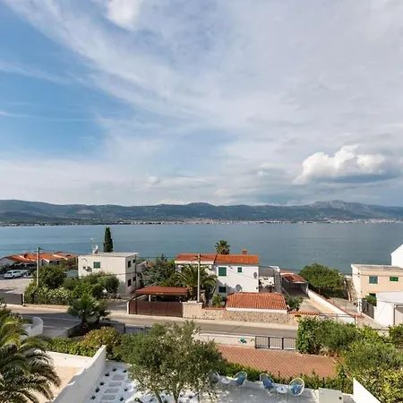 Lägenhet In Arbanija With Sea View, Terrace, Air Conditioning, Wifi 5139-5 Trogir