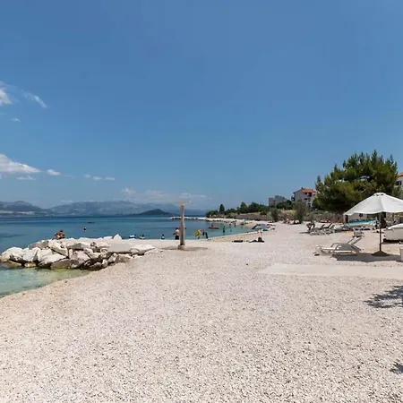 Apartman In Arbanija With Sea View, Terrace, Air Conditioning, Wifi 5139-5 *